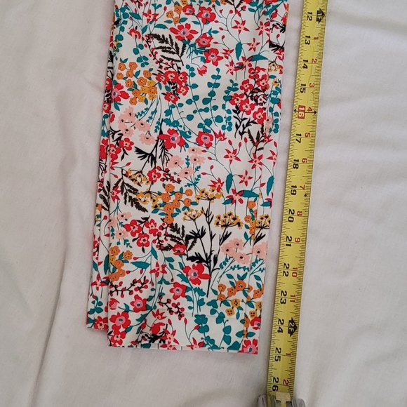 NY and C Floral stretch  pants - Picture 9 of 9